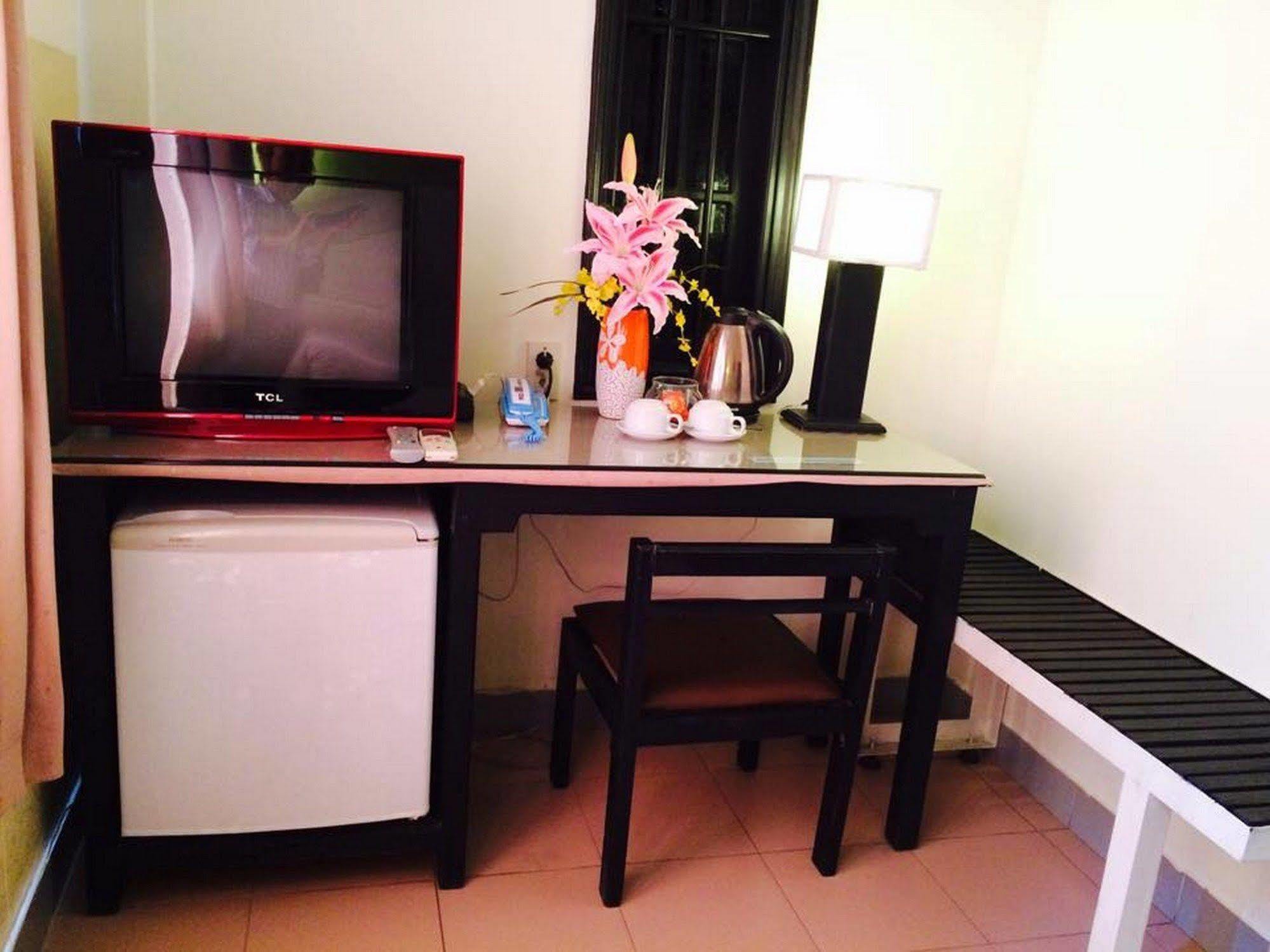 Ruby Bistro Hotel Huế Kültér fotó